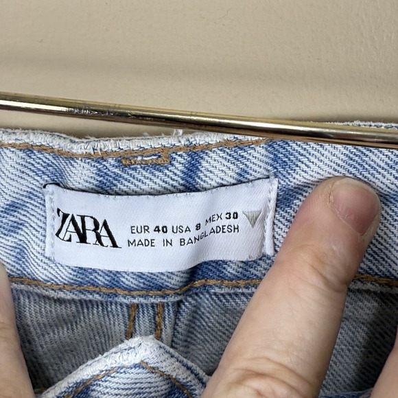 ZARA Blue Wide Leg Jeans, Size 8,‎ Light Wash Distressed - Picture 3 of 3